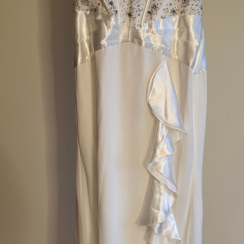 Elegant Beaded White Strapless Dress - Picture 3 of 16